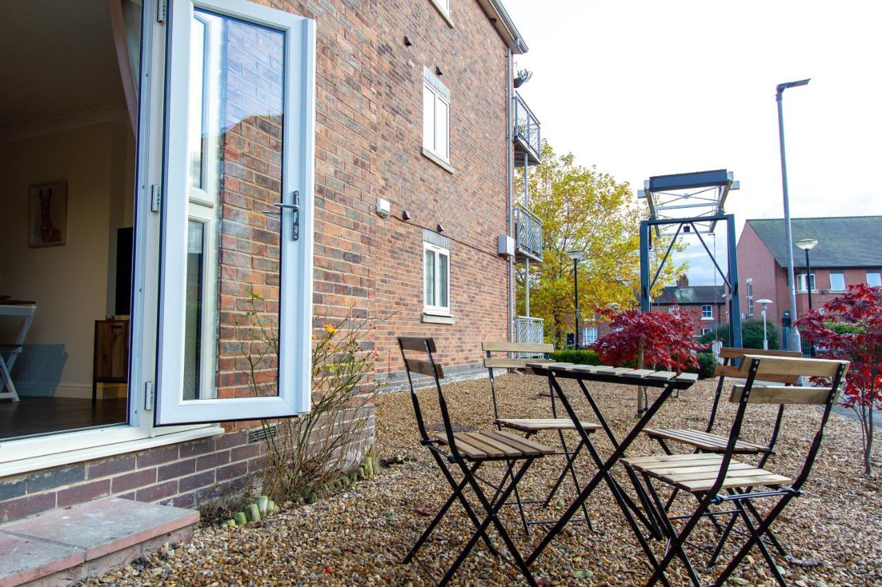 Waters Edge Apartment Chester Exterior photo